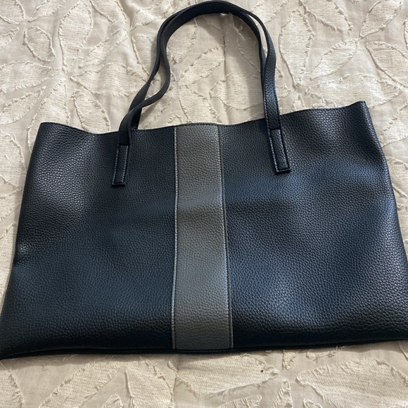 Vince Camuto bag new -never worn - Picture 3 of 4
